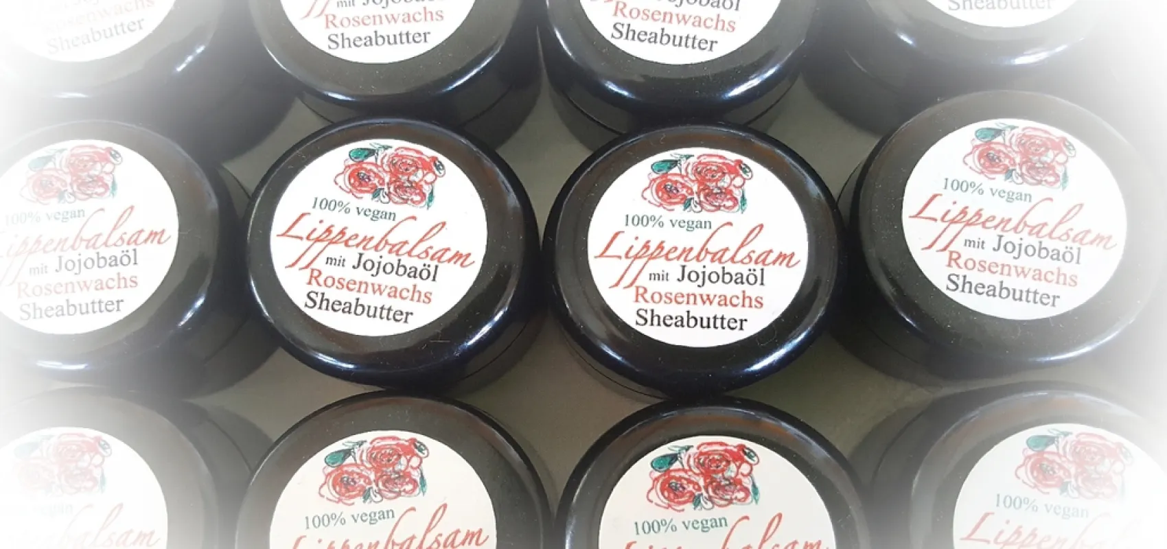 Vegane Lippenpflege mit Bio-Sheabutter und Rosenwachs